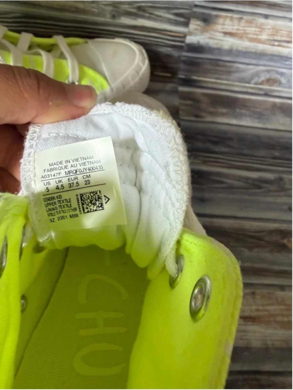 Converse UNT1TL3D High Not A Chuck Volt youth Sneaker Size 5 Hi vis green